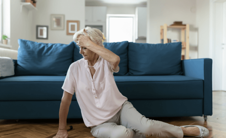 Comment prévenir les chutes des personnes âgées à domicile ?