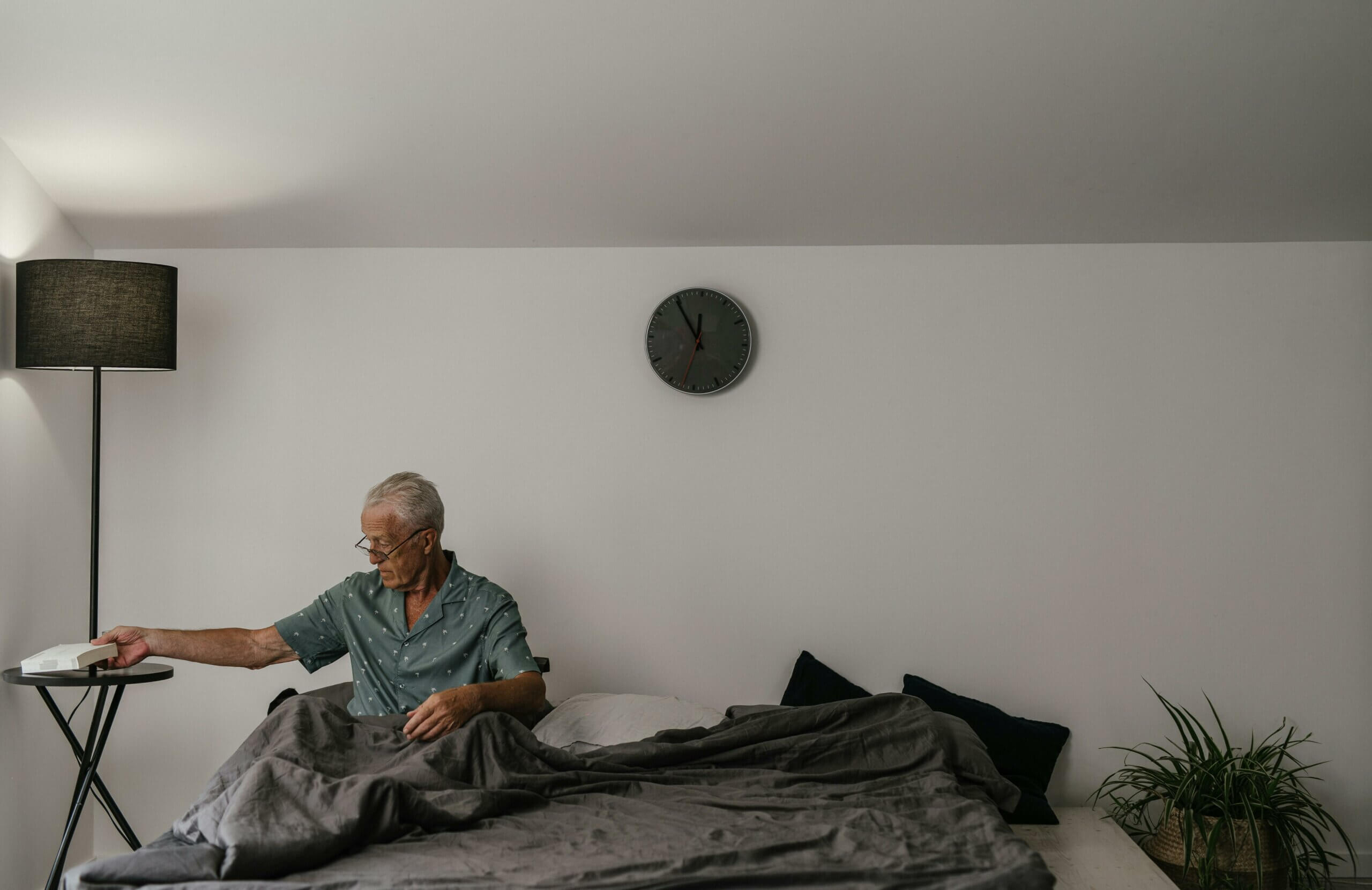 Comment adapter sa chambre pour éviter les accidents de la vie quotidienne chez les personnes âgées ou en situation de handicap ?